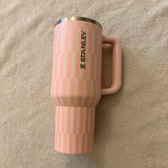 Stanley Quencher ProTour Flip Straw Tumbler 40 oz Tea Rose Tile - Picture 2 of 5